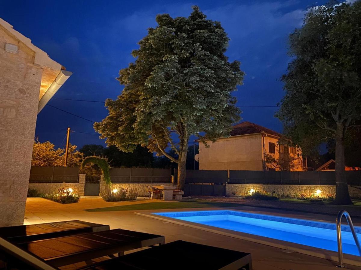Pakovo Selo Experience Village Life - Jokini Dvori With Private Pool מראה חיצוני תמונה