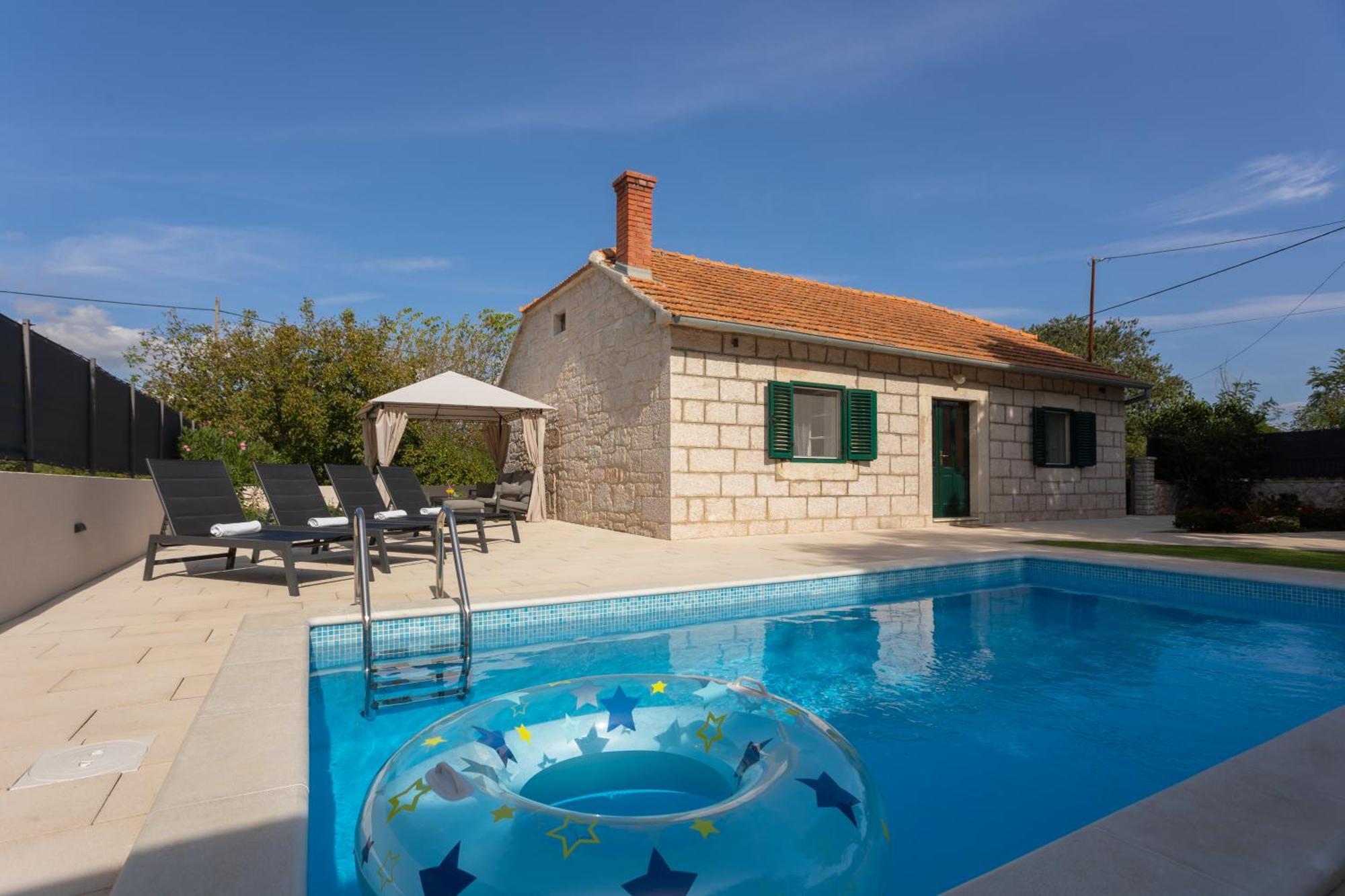 Pakovo Selo Experience Village Life - Jokini Dvori With Private Pool מראה חיצוני תמונה