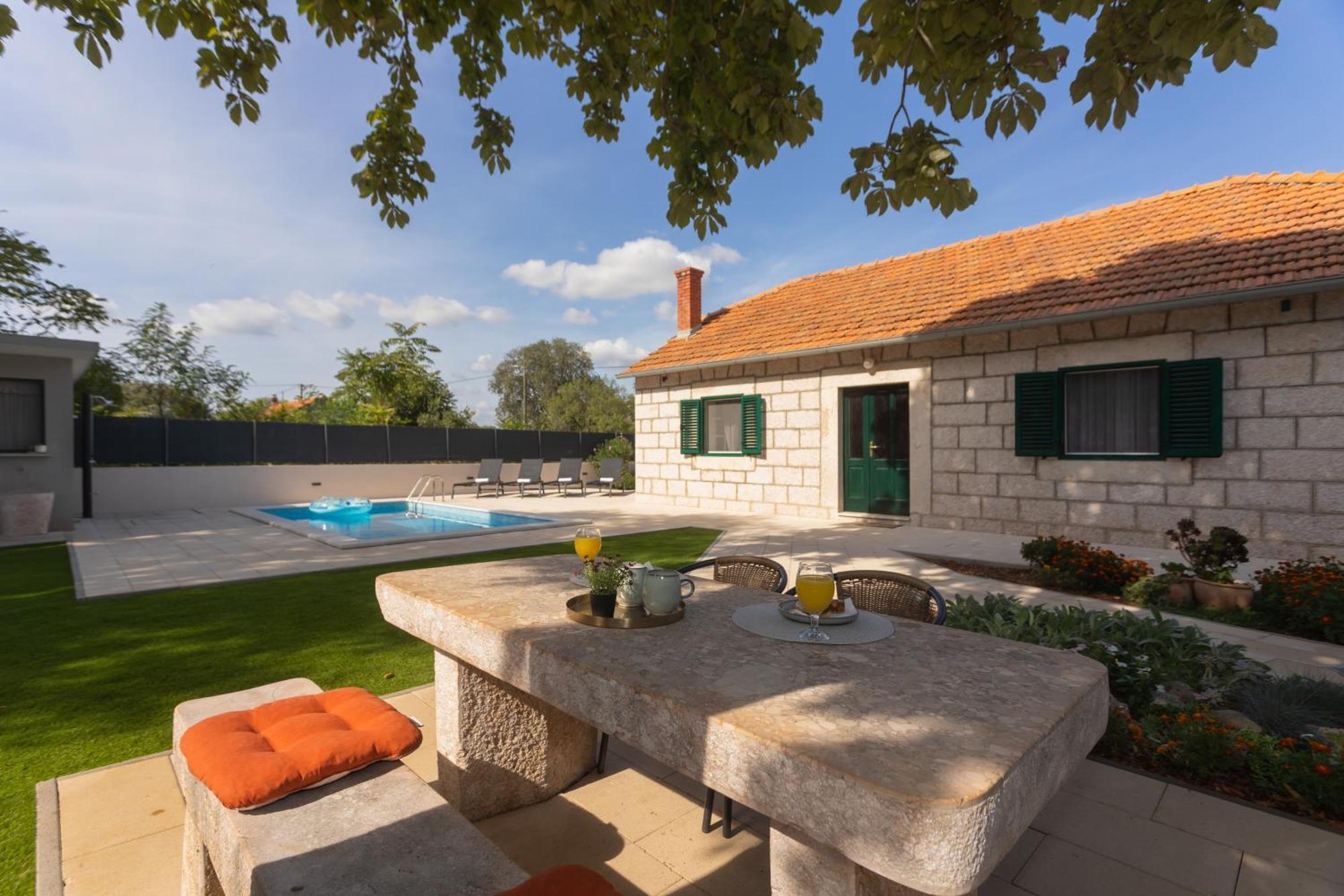 Pakovo Selo Experience Village Life - Jokini Dvori With Private Pool מראה חיצוני תמונה